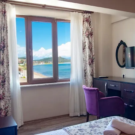 Cunda Aksaç Ayvalı