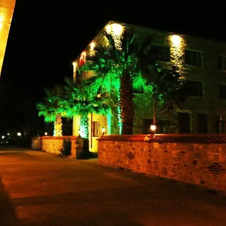 Cunda Aksaç Otel 3*