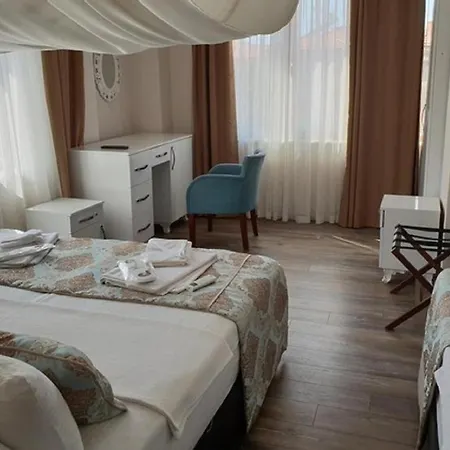 Cunda Aksaç Otel Ayvalı