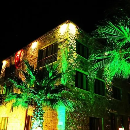 Cunda Aksaç Otel Ayvalı