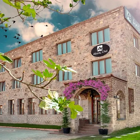 Cunda Aksaç Otel Ayvalı