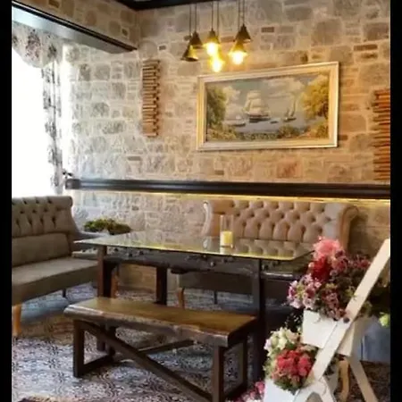 Cunda Aksaç Otel Ayvalı