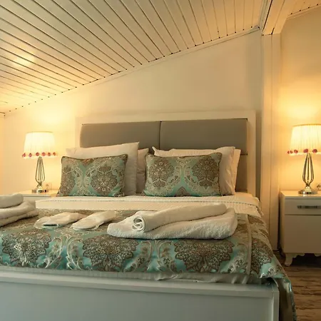 Cunda Aksaç Otel 3*