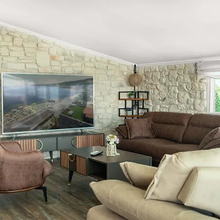 Cunda Aksaç Ayvalı