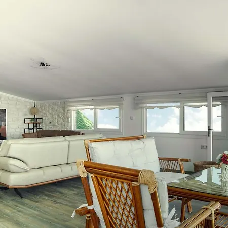 Otel Cunda Aksaç Ayvalı